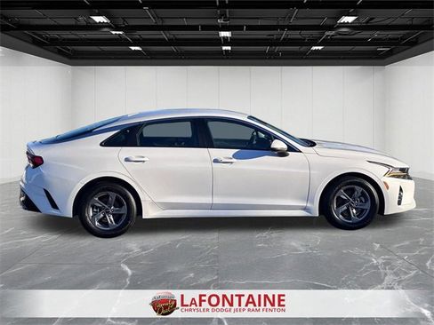Used 2023 Kia K5 LXS image 6