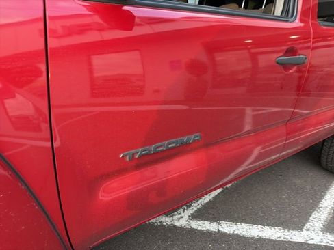 Used 2015 Toyota Tacoma 4x4 Double Cab w/ TRD Off-Road Package image 4