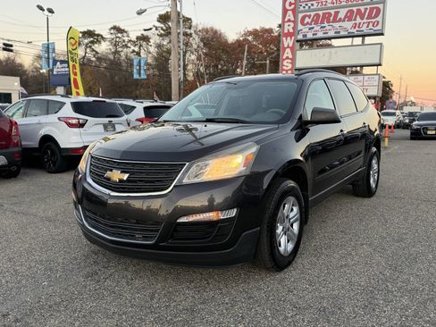 Used 2015 Chevrolet Traverse LS image 3