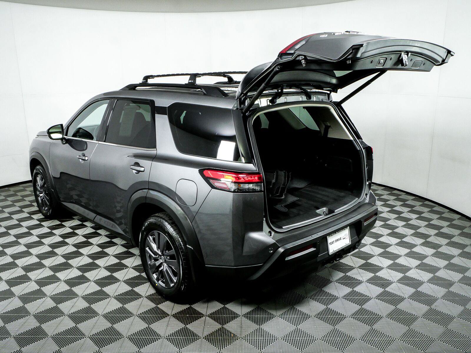 Used 2023 Nissan Pathfinder SV w/ SV Premium Package FWD image 34