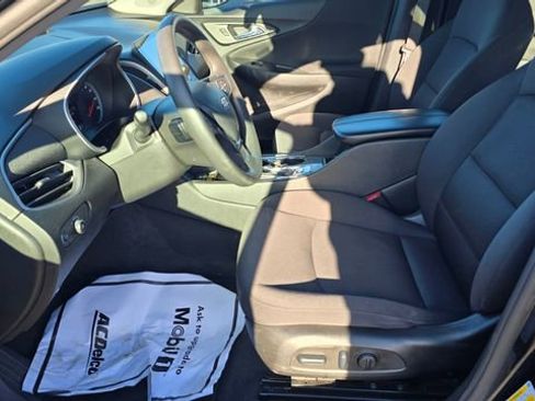 Used 2022 Chevrolet Malibu LT image 9