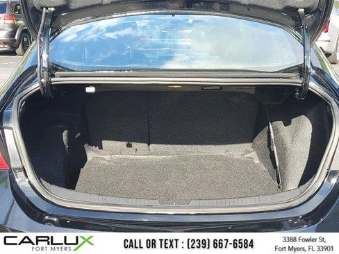 Used 2020 Chevrolet Malibu LT w/ Leather Package image 12