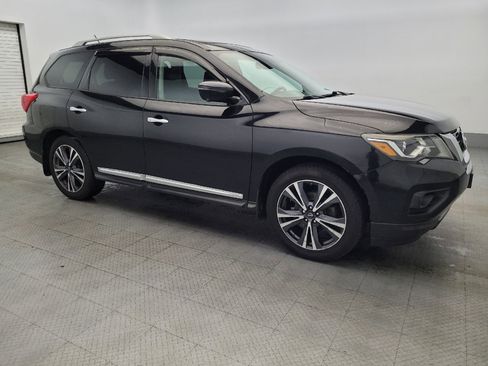 Used 2017 Nissan Pathfinder Platinum w/ Family Entertainment Package AWD/4WD image 11