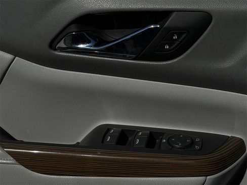 Used 2018 GMC Acadia SLE w/ Driver Alert Package I image 21