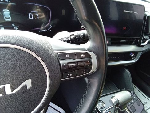 Used 2023 Kia Sportage EX image 17