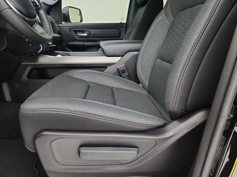 New 2026 RAM 1500 Express AWD/4WD image 3