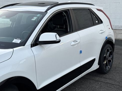 New 2025 Kia Niro EX Touring image 31