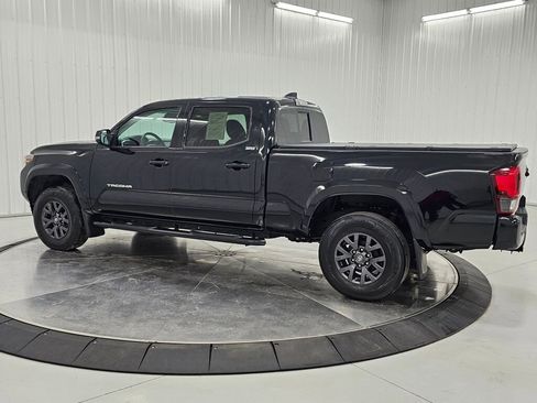 Used 2021 Toyota Tacoma SR5 w/ Technology Package image 3