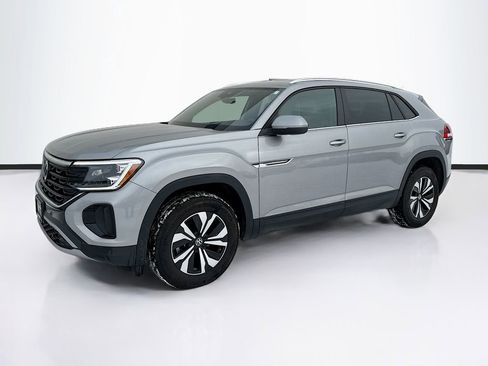 Certified 2025 Volkswagen Atlas Cross Sport SE image 1