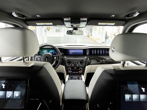 New 2026 Rolls-Royce Cullinan Black Badge image 53