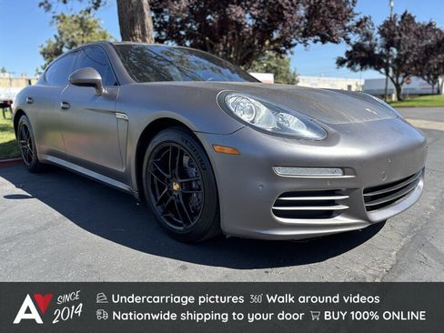 Used 2014 Porsche Panamera 4 AWD/4WD image 1