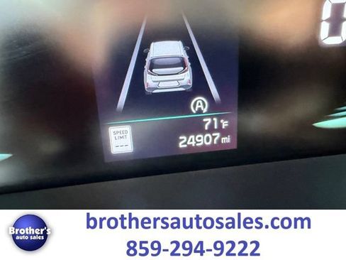 Used 2025 Kia Soul LX w/ LX Technology Package FWD image 20
