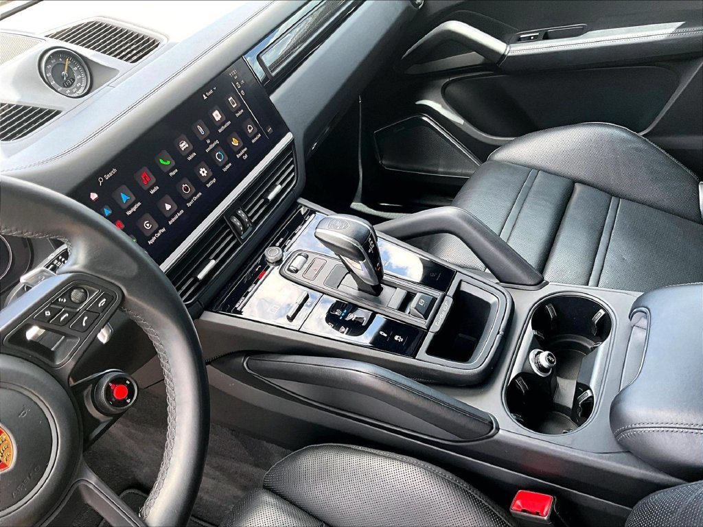 Certified 2023 Porsche Cayenne Turbo GT AWD/4WD image 17