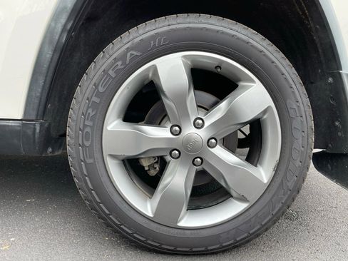 Used 2012 Jeep Grand Cherokee Overland image 6