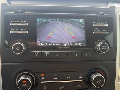 Used 2018 Nissan Titan SV AWD/4WD image 52
