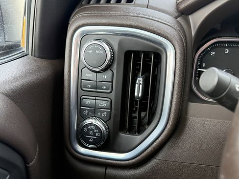 Used 2021 GMC Sierra 1500 Denali image 32