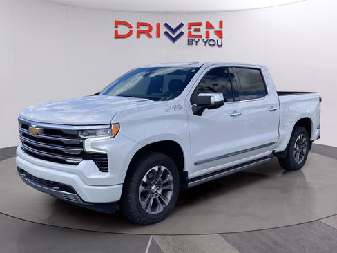 Used 2024 Chevrolet Silverado 1500 High Country w/ Technology Package image 2