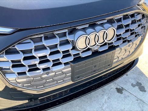 Certified 2025 Audi Q5 Premium w/ Convenience Package image 28