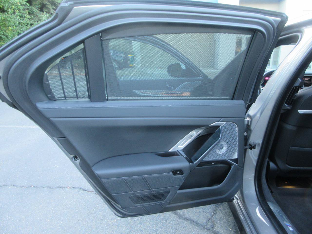 Used 2023 BMW 760i xDrive AWD/4WD image 43