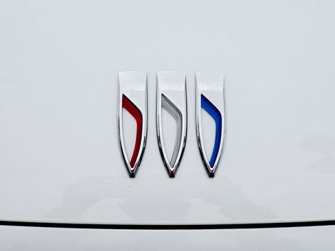 Used 2025 Buick Enclave Sport Touring image 2