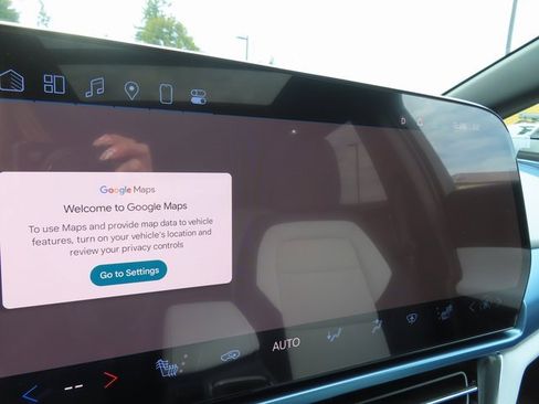 Certified 2025 Chevrolet Equinox EV LT w/ Convenience Package image 22