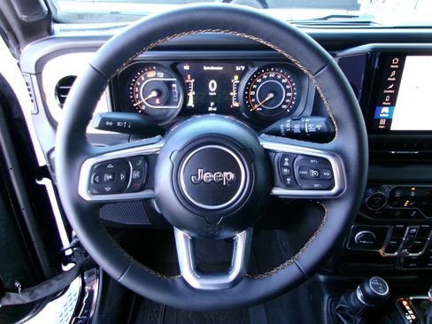 New 2025 Jeep Wrangler Unlimited Sahara AWD/4WD image 12