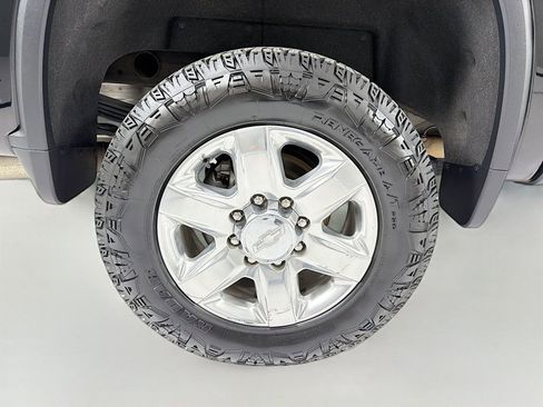 Used 2020 Chevrolet Silverado 2500 LTZ w/ LTZ Premium Package image 36