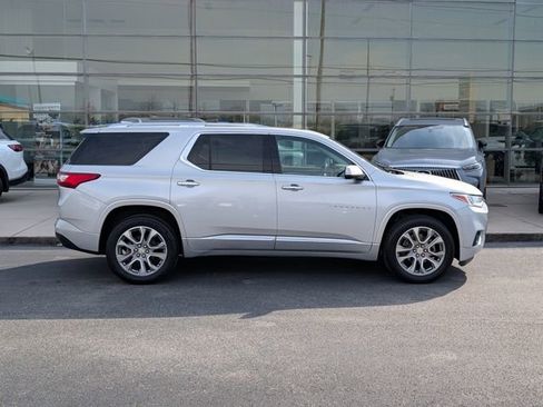 Used 2020 Chevrolet Traverse Premier image 9