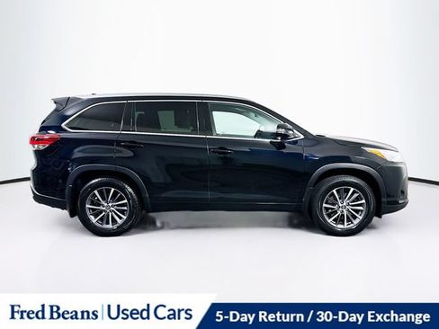 Used 2017 Toyota Highlander XLE AWD/4WD image 12