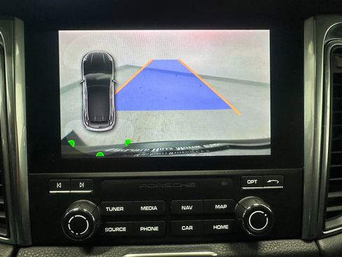 Used 2017 Porsche Macan image 24