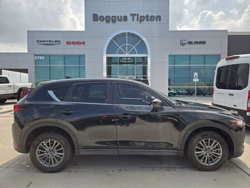 Used 2017 MAZDA CX-5 Touring w/ Preferred Equipment Package FWD image 2