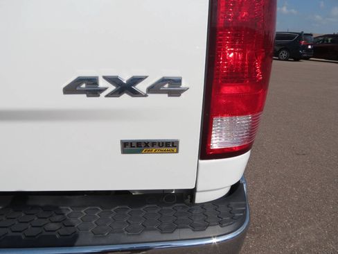 Used 2019 RAM 1500 Classic SLT w/ Luxury Group AWD/4WD image 8