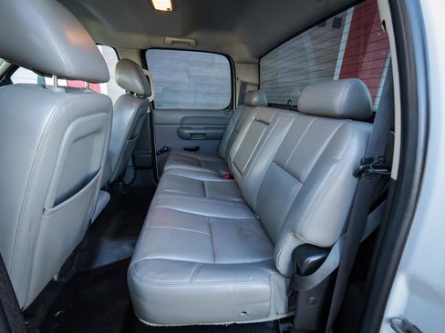 Used 2014 Chevrolet Silverado 2500 W/T image 30