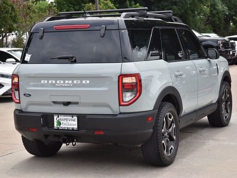 Used 2023 Ford Bronco Sport Outer Banks w/ Tech Package AWD/4WD image 8