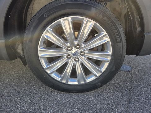 Certified 2023 Ford Explorer Limited w/ Limited Technology Package AWD/4WD image 20