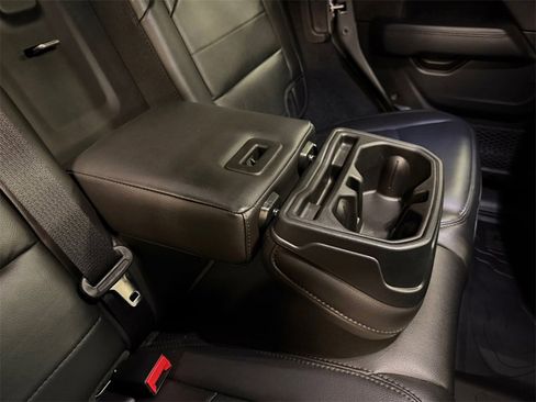 Used 2022 Jeep Wrangler Unlimited Sahara image 34