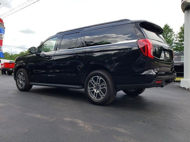 Used 2025 Ford Expedition Max Active AWD/4WD image 8