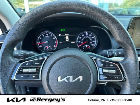 Used 2024 Kia Forte LXS FWD image 11