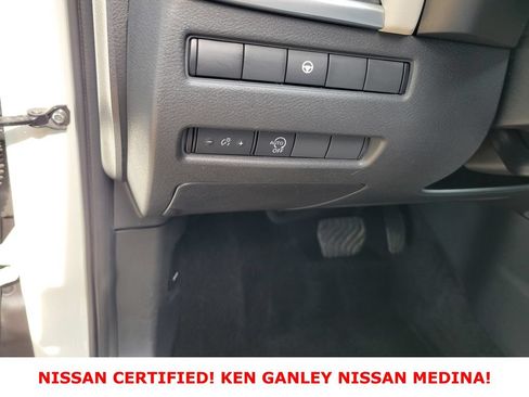 Certified 2023 Nissan Rogue SV AWD/4WD image 34