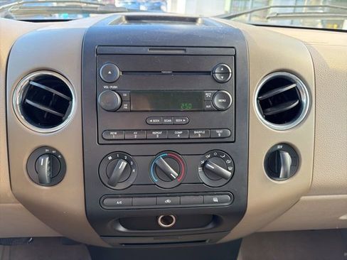 Used 2006 Ford F150 XLT image 12