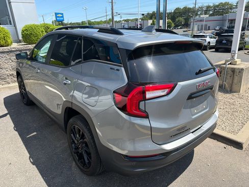 Certified 2023 GMC Terrain SLE w/ Driver Convenience Package AWD/4WD image 4