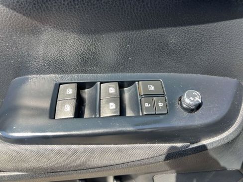 Used 2017 Toyota Highlander LE AWD/4WD image 15