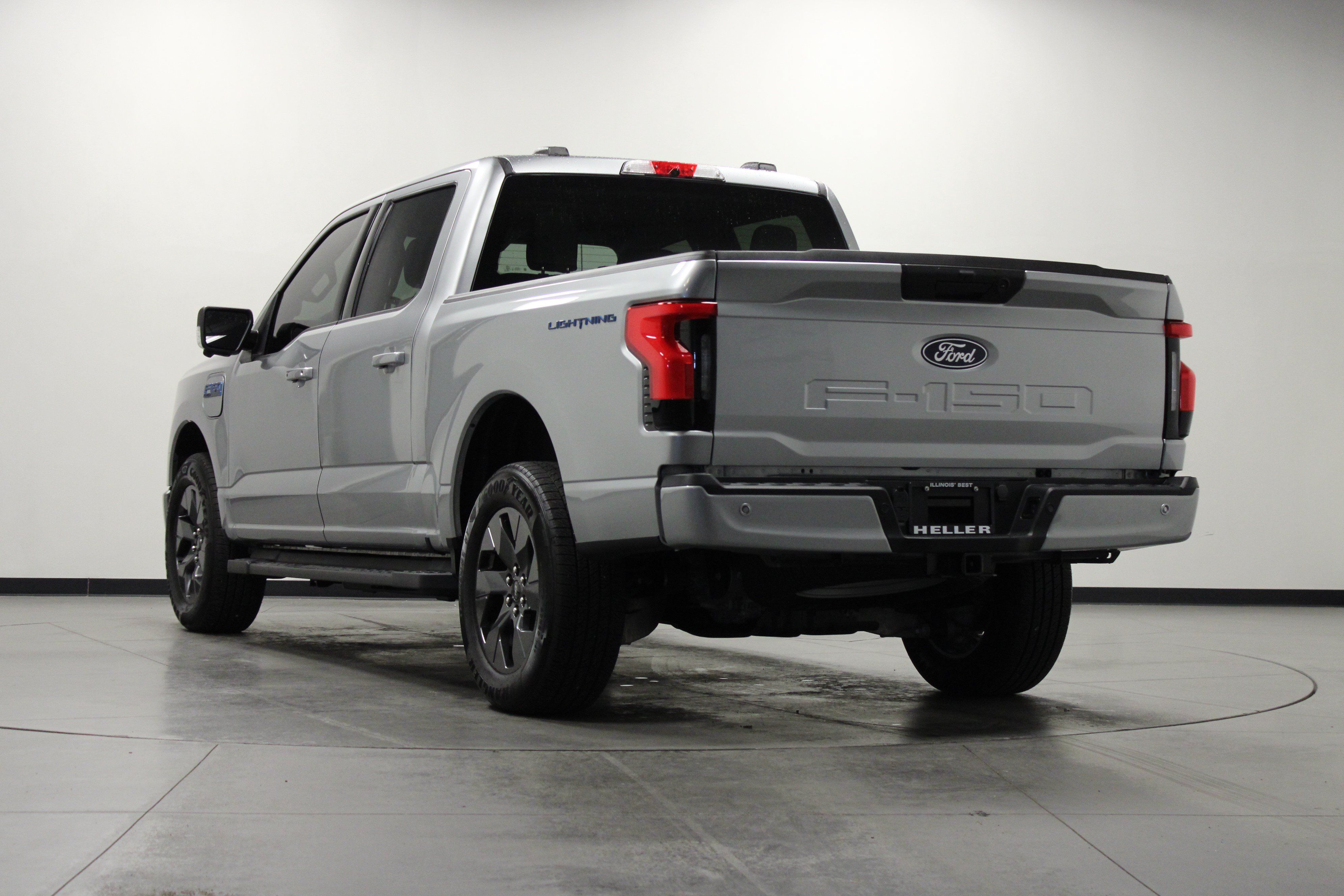 Used 2025 Ford F150 Lightning Flash AWD/4WD image 6
