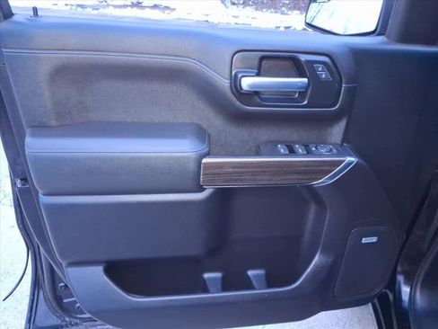 Used 2020 Chevrolet Silverado 1500 RST image 12