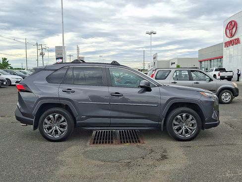 Used 2023 Toyota RAV4 XLE Premium AWD/4WD image 8