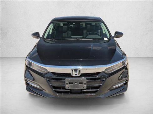 Used 2019 Honda Accord Touring image 2