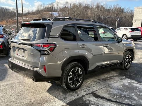 Used 2025 Subaru Forester Premium image 5