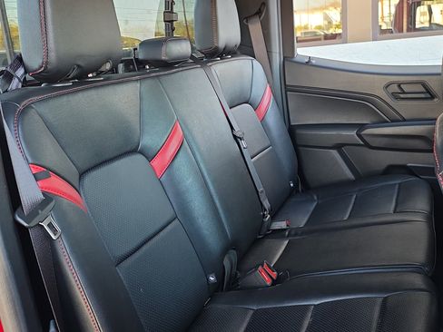 Used 2023 Chevrolet Colorado Trail Boss w/ Technology Package image 31