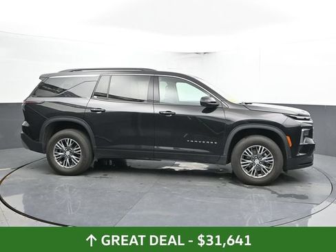 Used 2024 Chevrolet Traverse LT FWD image 4