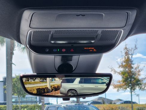 New 2026 Chevrolet Traverse High Country image 9